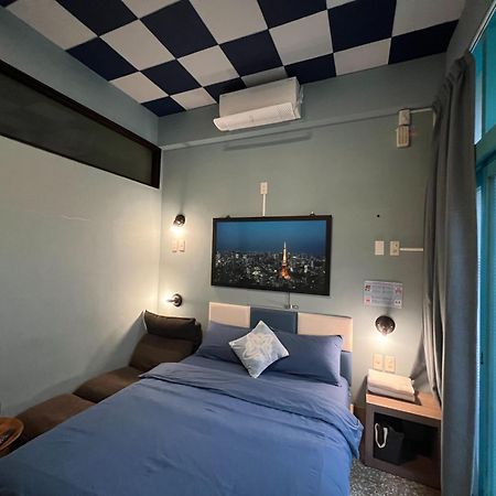 Local Backpacker Hostel Tainan Esterno foto